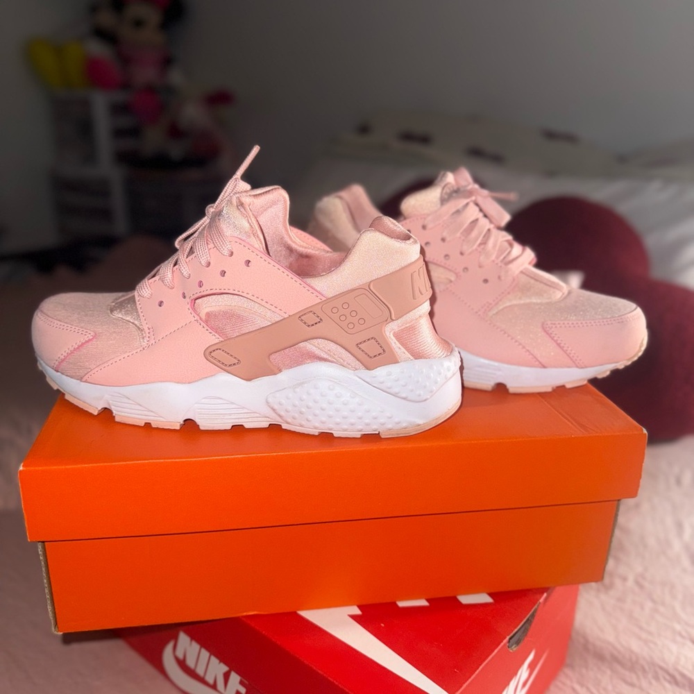 Nike Huaraches Blush Pink Athletic Shoes